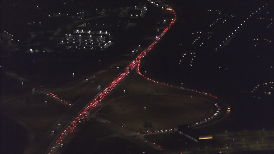 What led to cars hitting fallen light pole on I-480