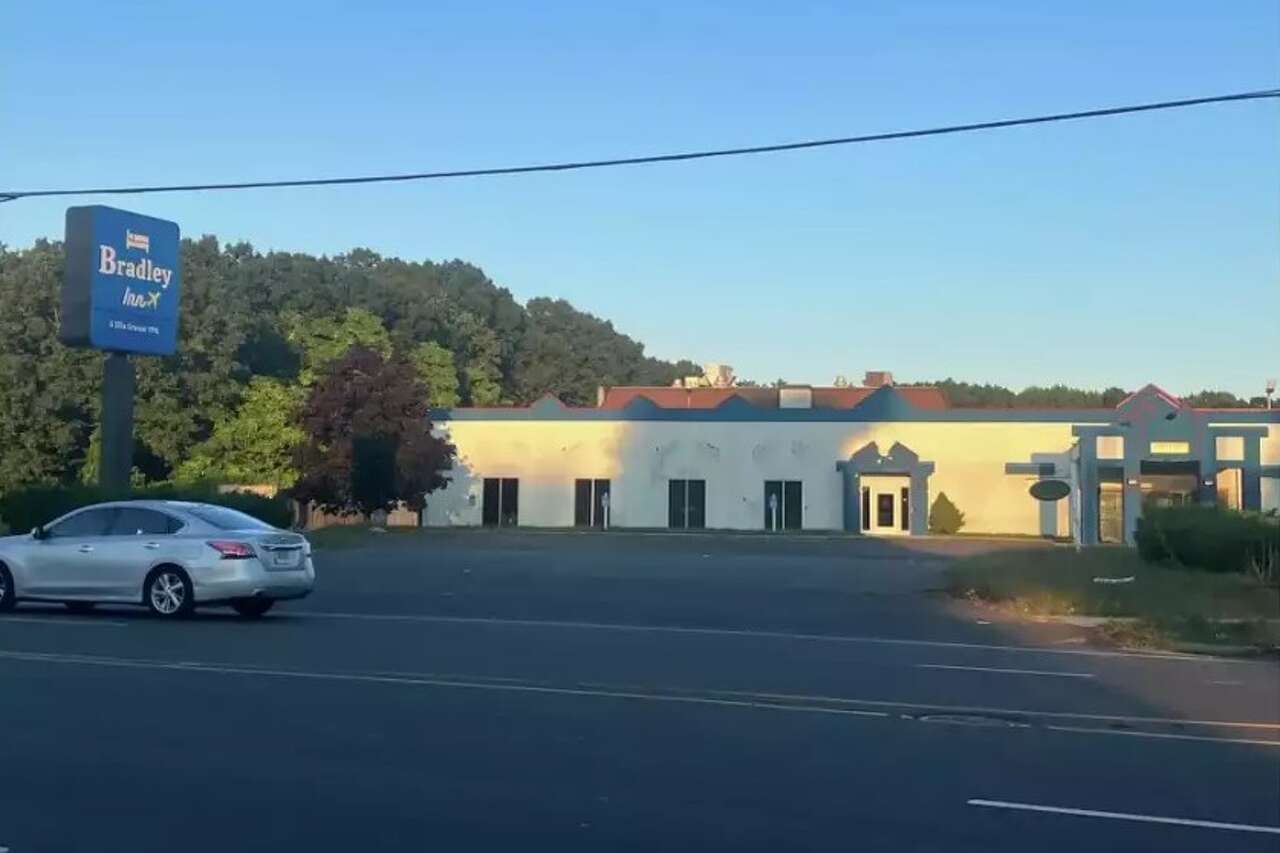 Conditions 'absolutely disgusting' at condemned Windsor Locks hotel ...