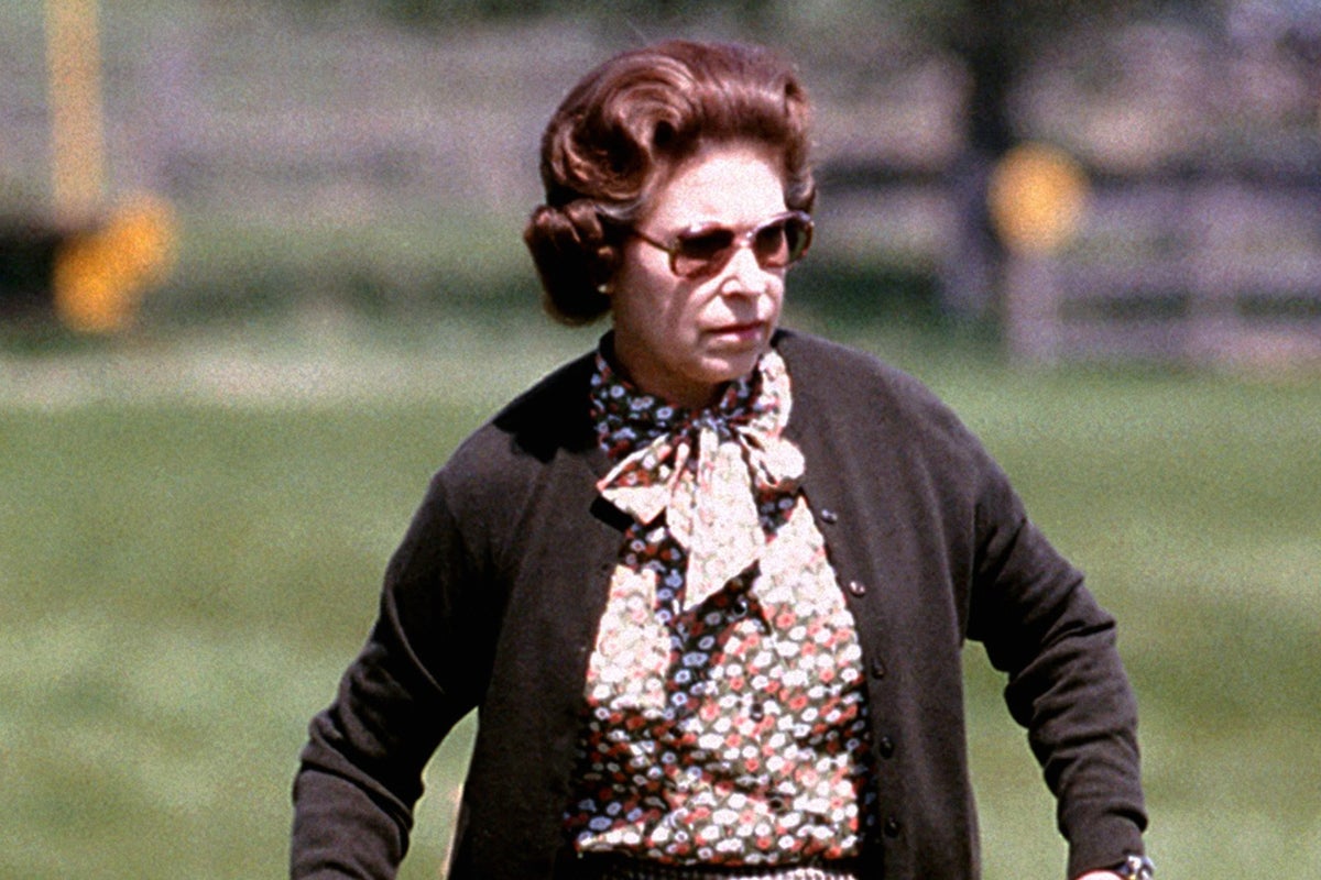 Exhibition reveals Queen Elizabeth played role in iconic wardrobe
