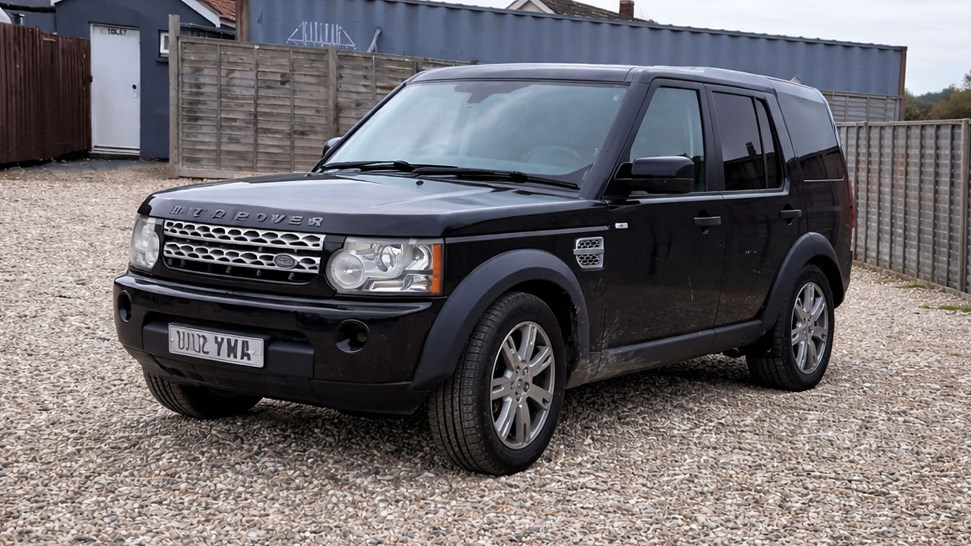 Cleaning Reveals This Land Rover Discovery Condition
