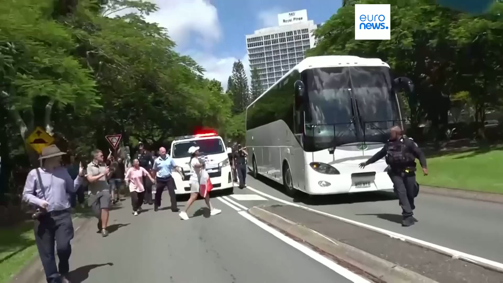 Protesters block bus carrying Iranian women's team in Australia after ...