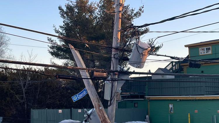Crash brings down utility pole in Kennebunk