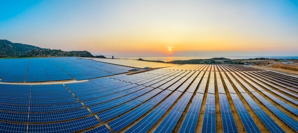 FTC Solar lands 1-gigawatt deal expansion with Strata Clean Energy