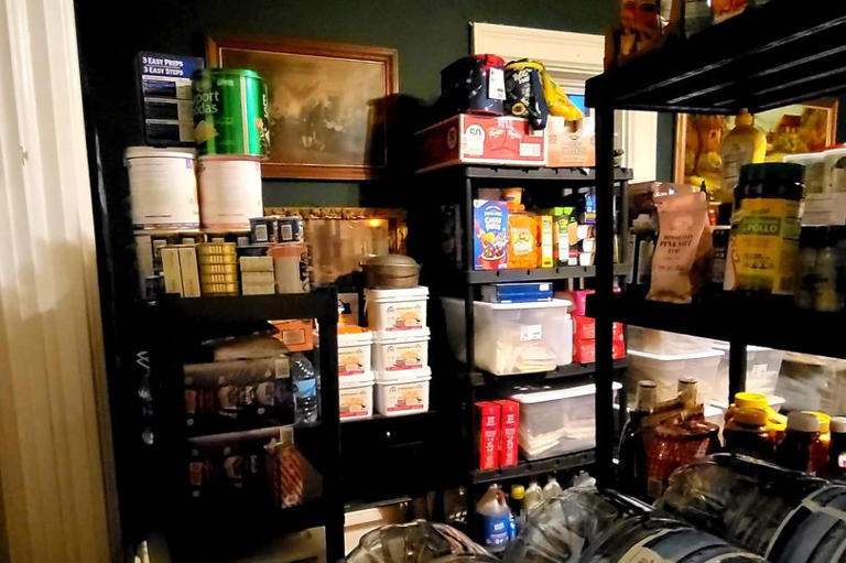 Doomsday prepper urges people to do three things immediately as war in ...