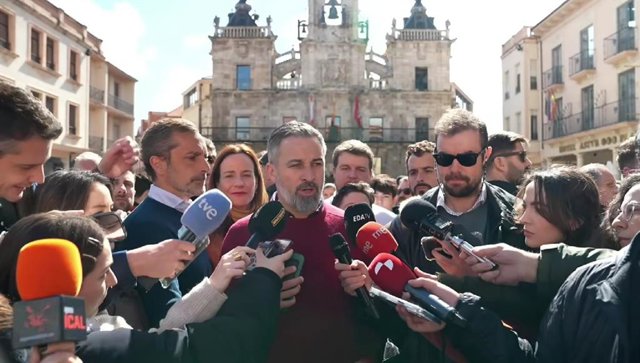 Abascal apunta a Moreno que gobierna exclusivamente gracias a Vox y ...