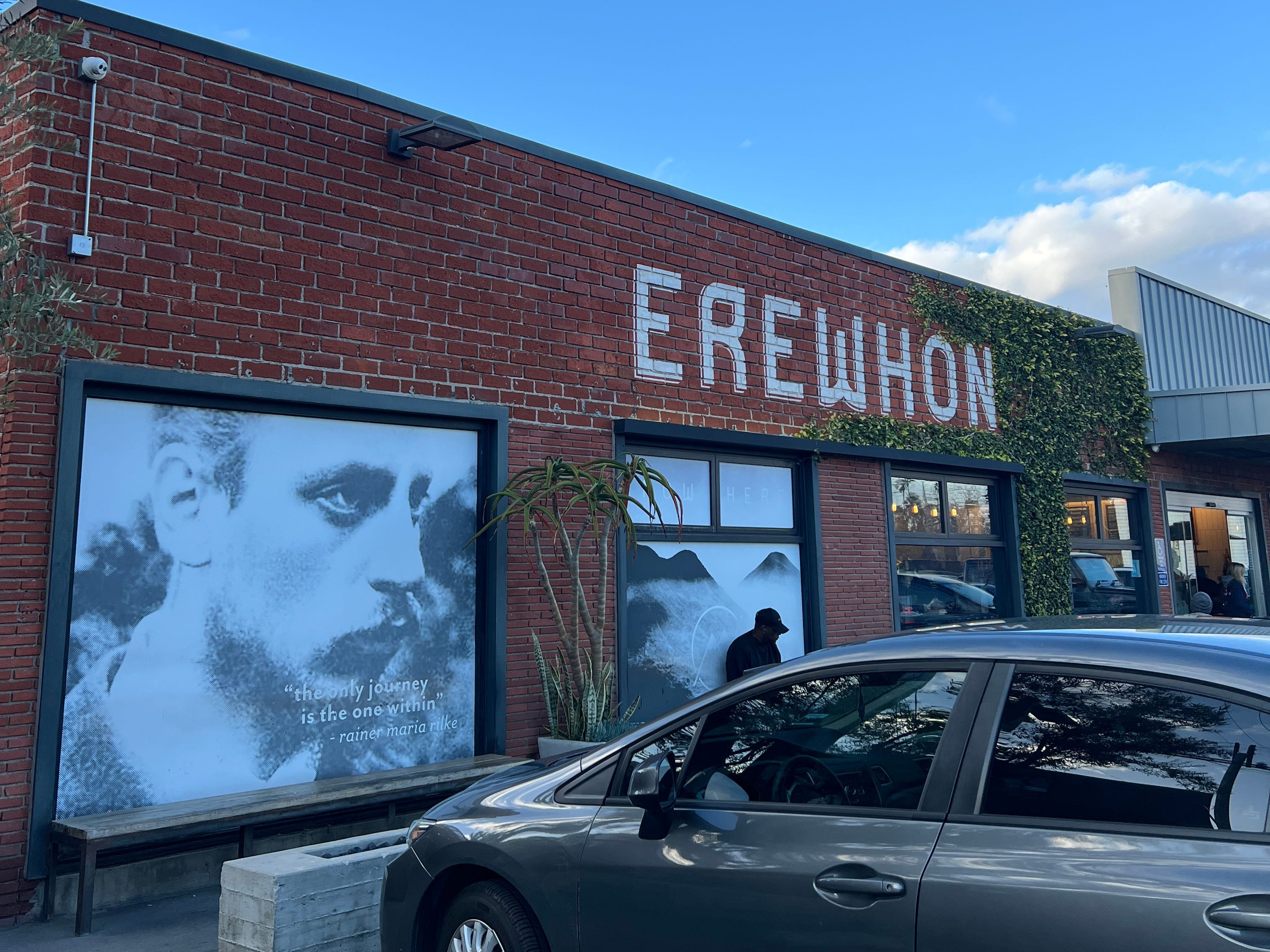I'm a New Yorker who visited Erewhon, a high-end grocery store in Los ...
