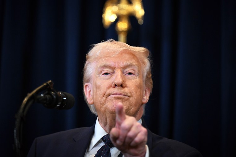 Trump’s overlapping contradictions on Iran war are more than just ...