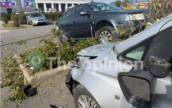 Θεσσαλονίκη: Οδηγός χτύπησε 9 αυτοκίνητα σε πάρκινγκ