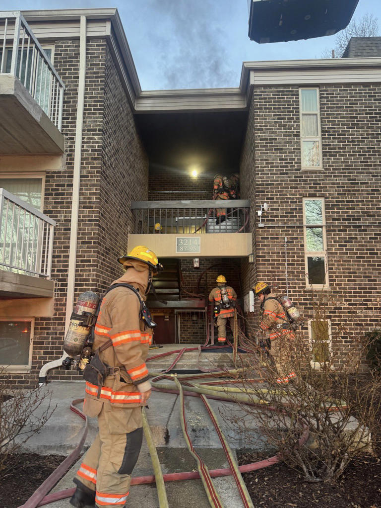 Family displaced, several cats rescued after apartment fire in Aspen Hill