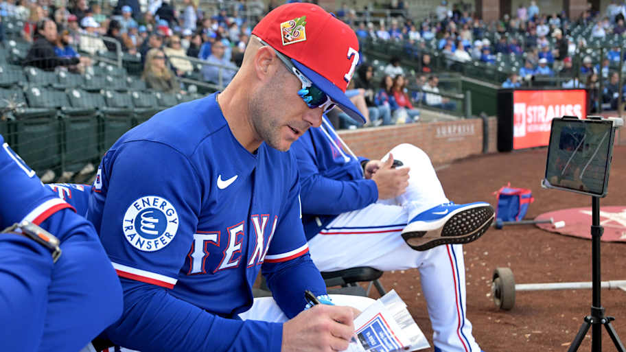 Texas Rangers must choose between two pitchers for final opening day ...