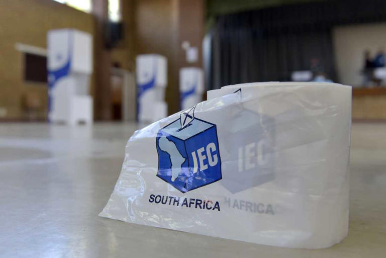 IEC announces voter registration weekend dates, South Africans excited