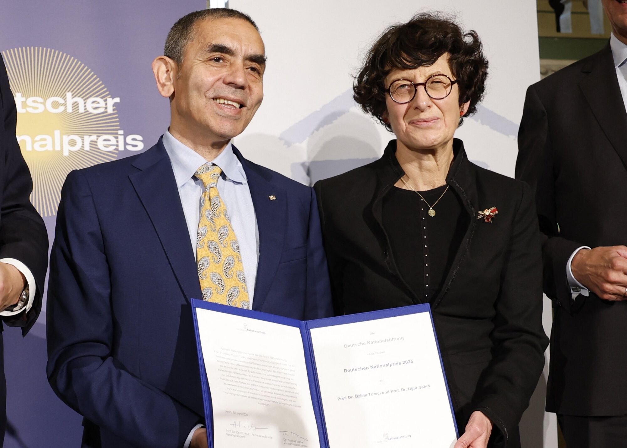 BioNTech se desploma mientras el dúo fundador planea partir para fundar una nueva empresa