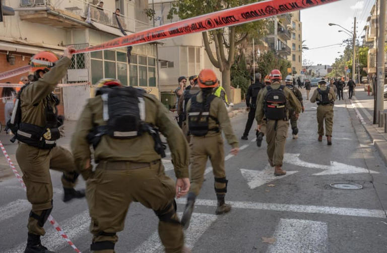 Iran fires waves of ballistic missiles at central and northern Israel ...