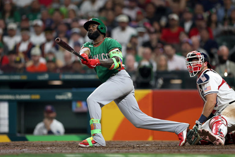 Was Randy Arozarena really mad at Cal Raleigh's WBC handshake snub?