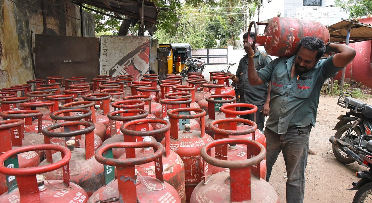 Commercial LPG prices hiked by Rs 195.5 amid West Asia war, no changes ...