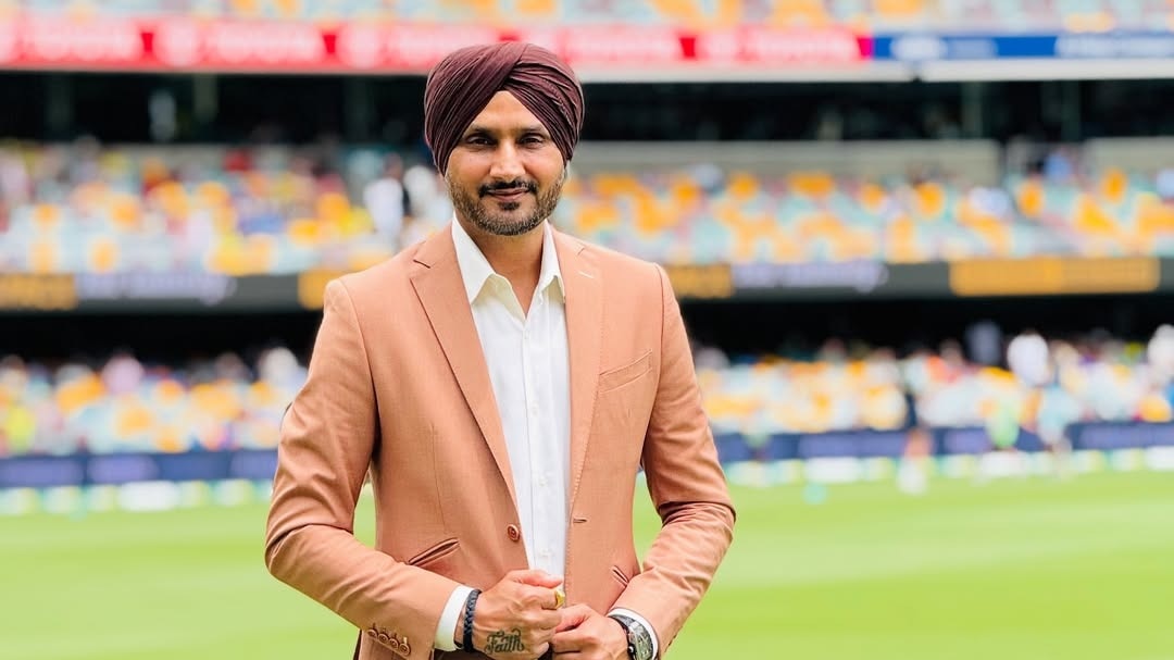 Why does Indian team only visit temples? Azad gets lesson in harmony ...
