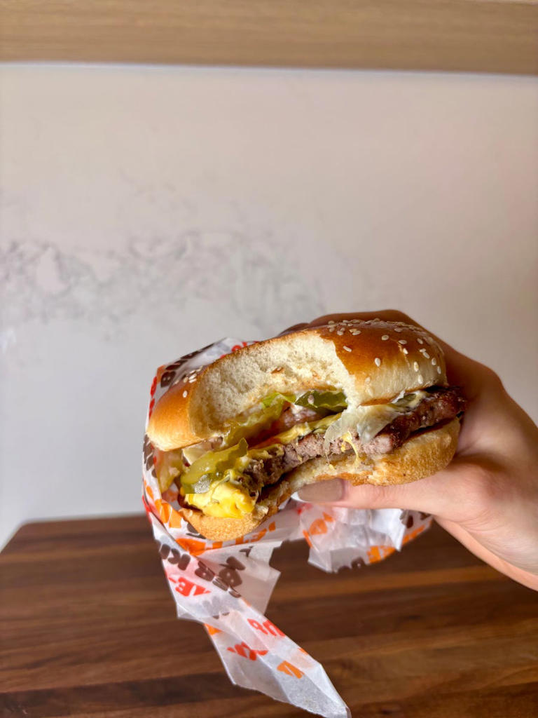 The big arch vs. the Whopper—this is the better burger, according to ...