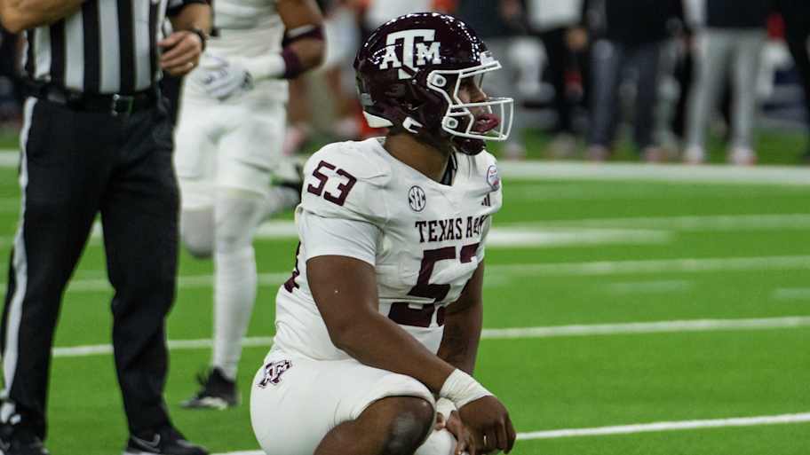 Texas A&M defensive lineman retires from football