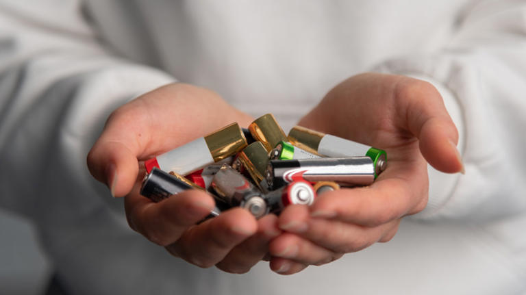 What's the real difference between cheap and expensive batteries?