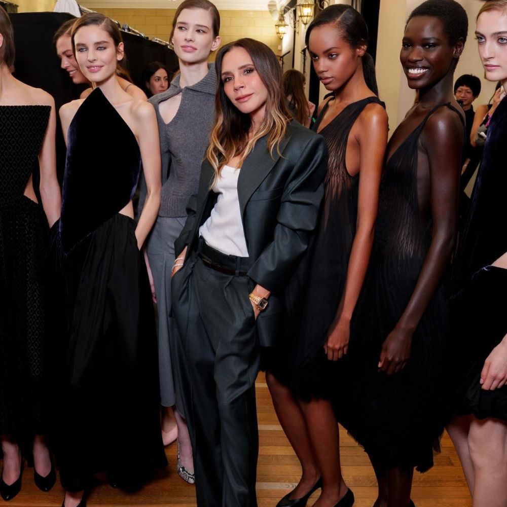 No, not jeans! When in Paris, Victoria Beckham always comes back to ...