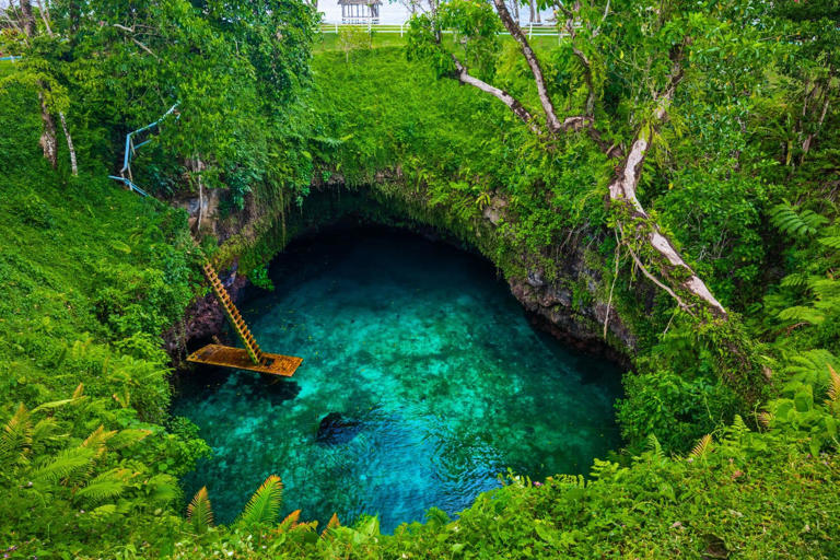 Explore Samoa: Dive into Polynesian culture on this enchanting island