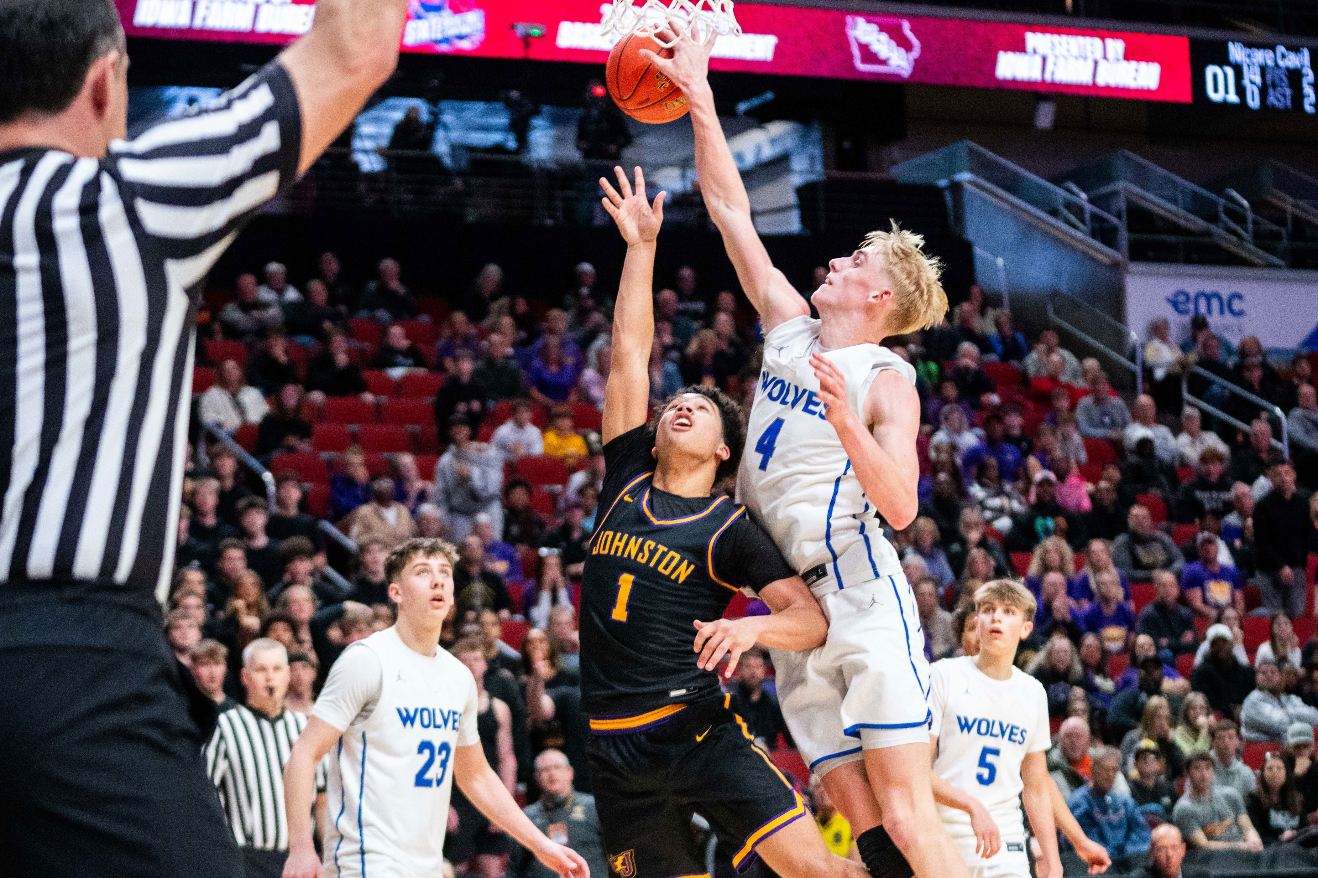 Johnston upsets Waukee Northwest in boys state basketball tournament
