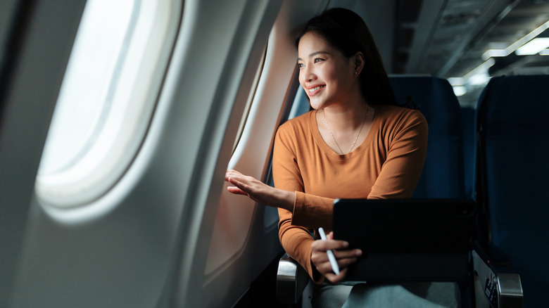 5 travel gadgets on Amazon that will make your next flight easier