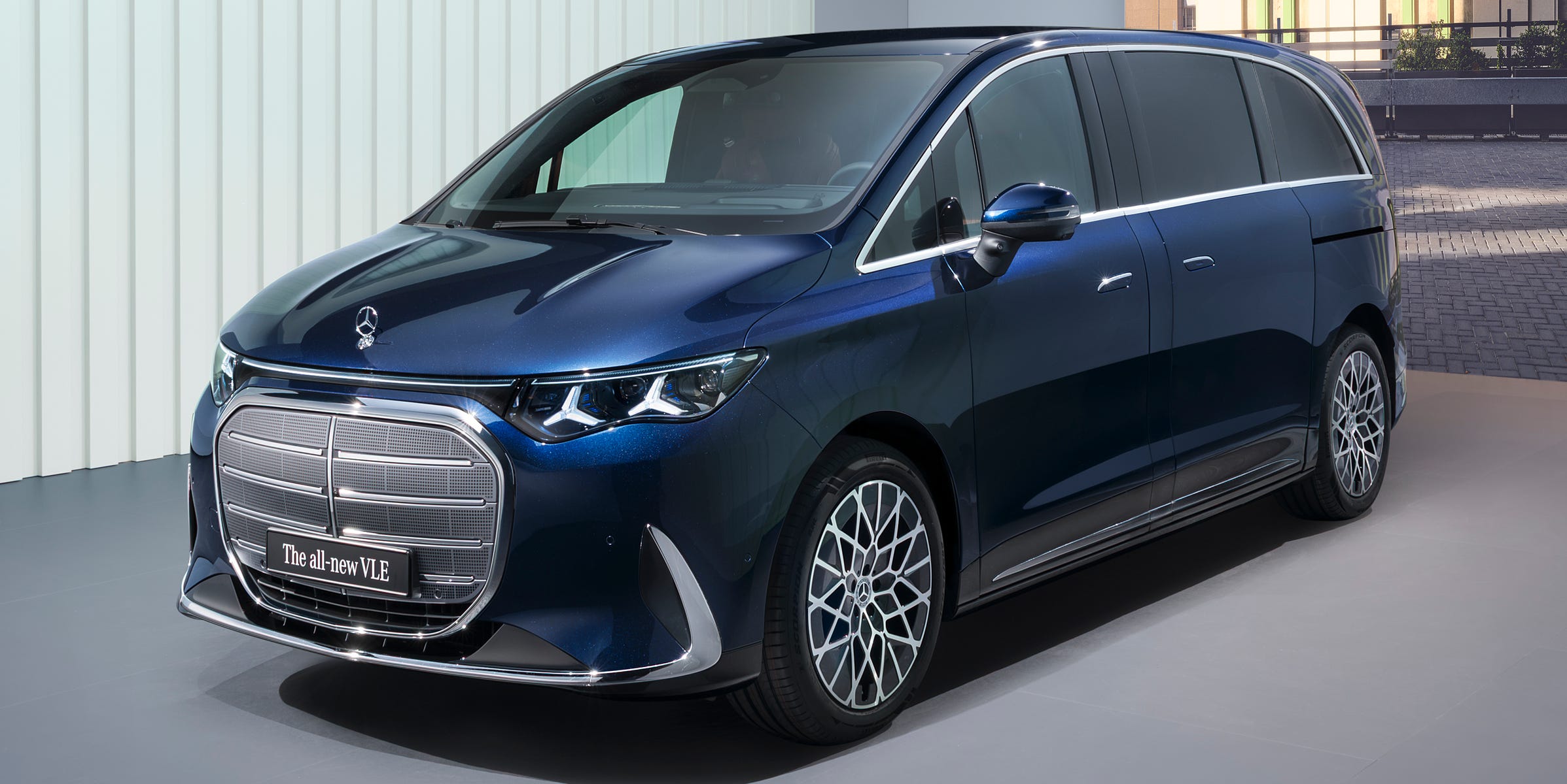 Mercedes is bringing the all-new VLE-Class, an electric luxury van, to ...