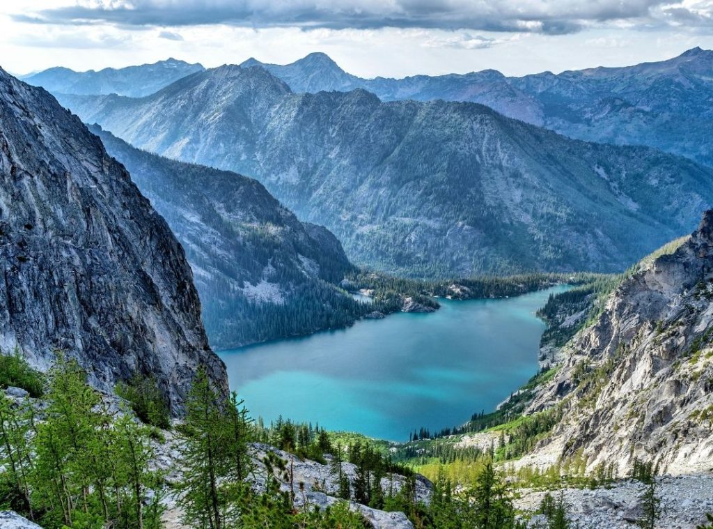 10 Road Trip Ideas That Are Way Cheaper Than Flying