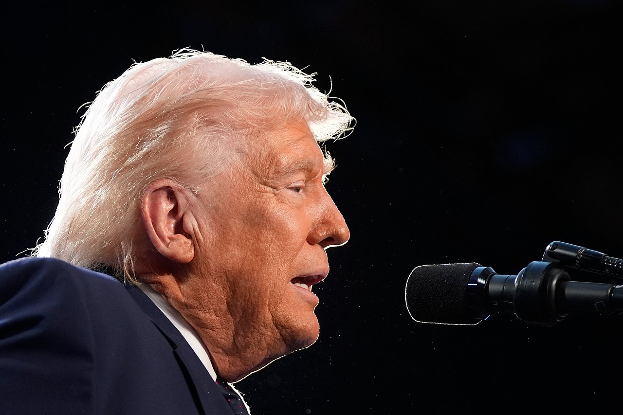Trump warns of severe consequences if Iran mines Strait of Hormuz