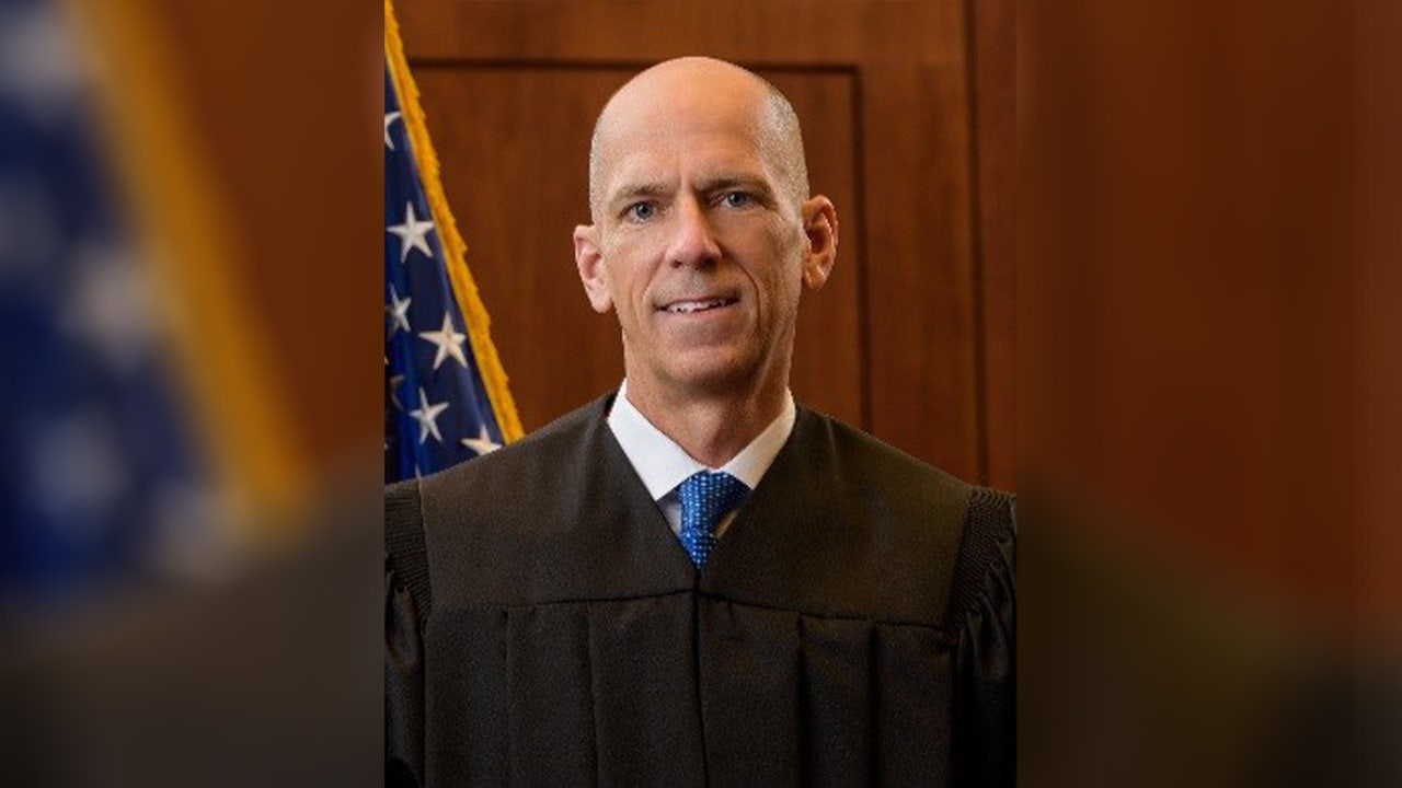 ICE in Minnesota: Judge finds federal agents likely engaged in ...