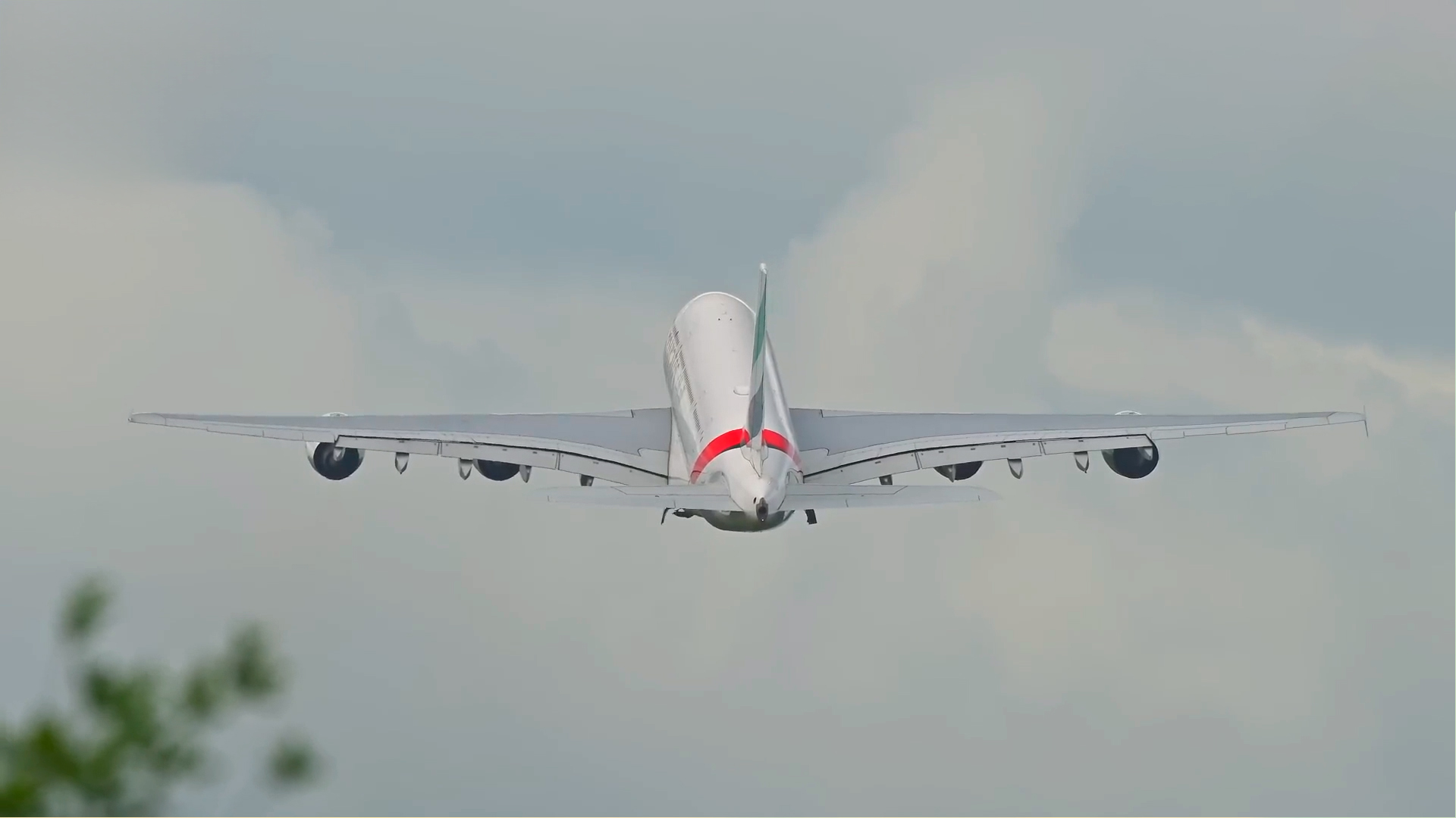 Massive A380 takeoff seen in slow motion