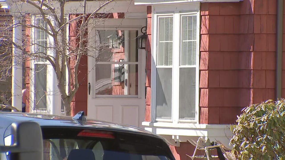 One person in critical condition after being pulled from house fire in ...