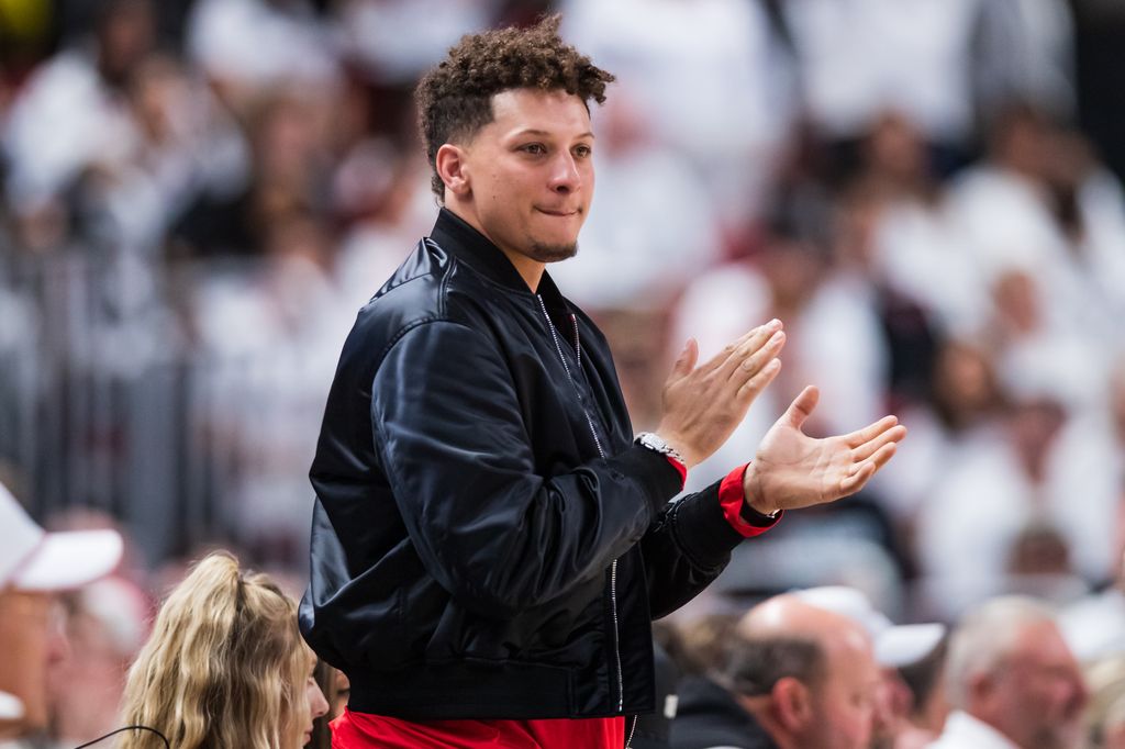 Patrick Mahomes points to Travis Kelce's future with the Chiefs