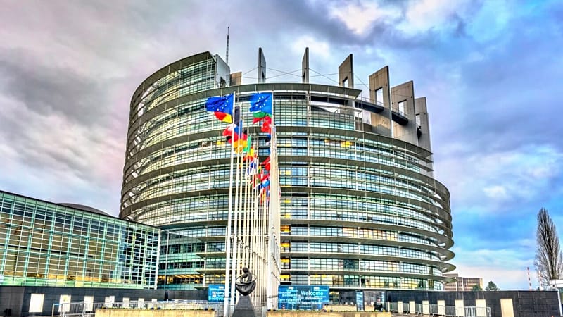 El Parlamento Europeo mueve ficha para proteger el derecho de autor ...