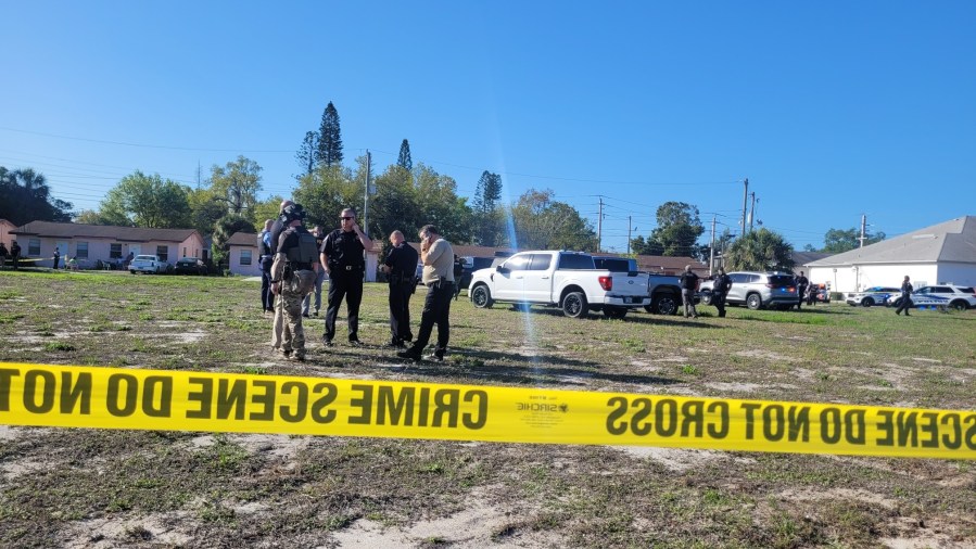 Man shot and killed by Bradenton SWAT team during execution of search warrant<br><br>