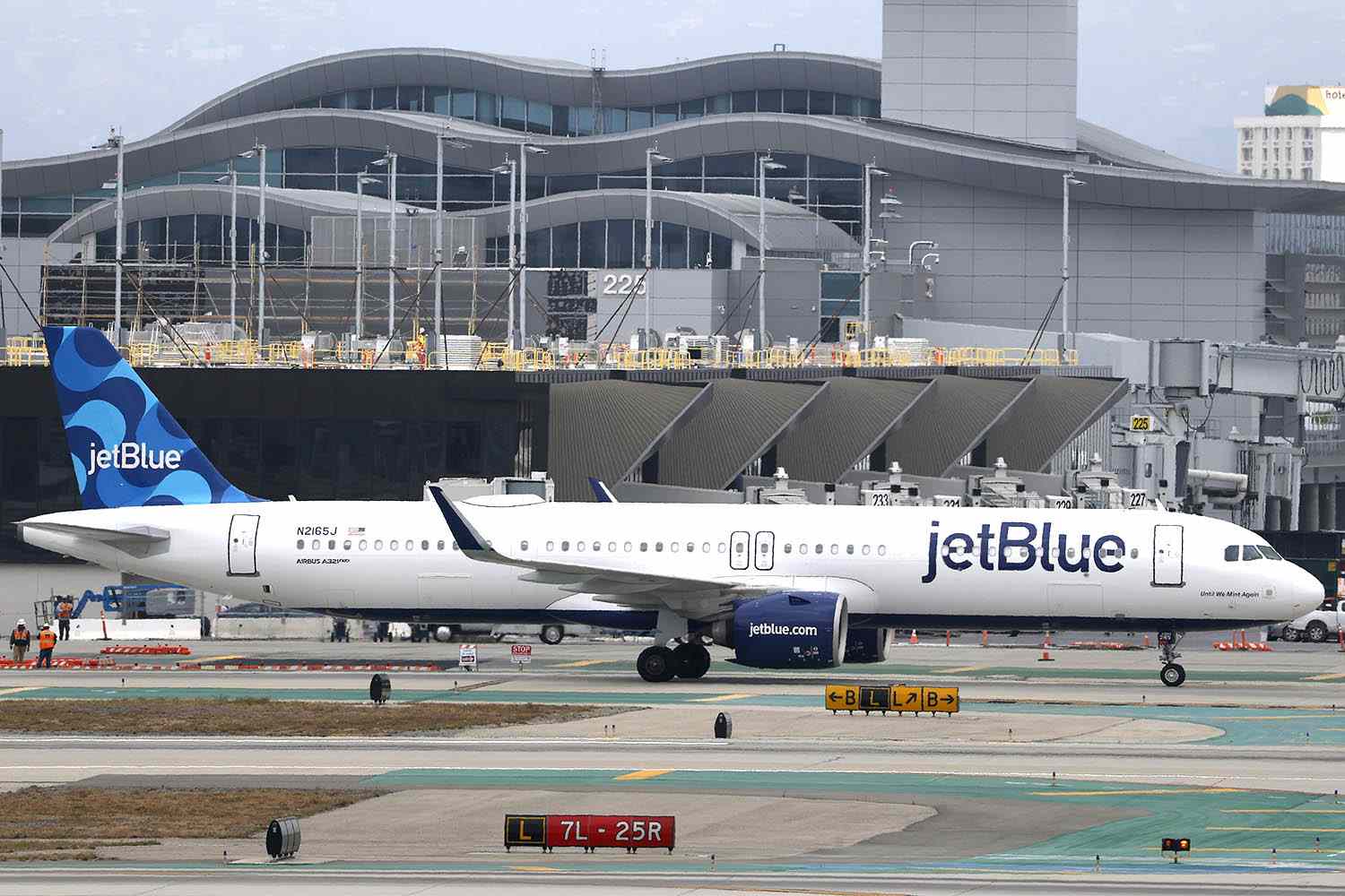 All JetBlue flights briefly grounded by FAA nationwide over 'system outage'