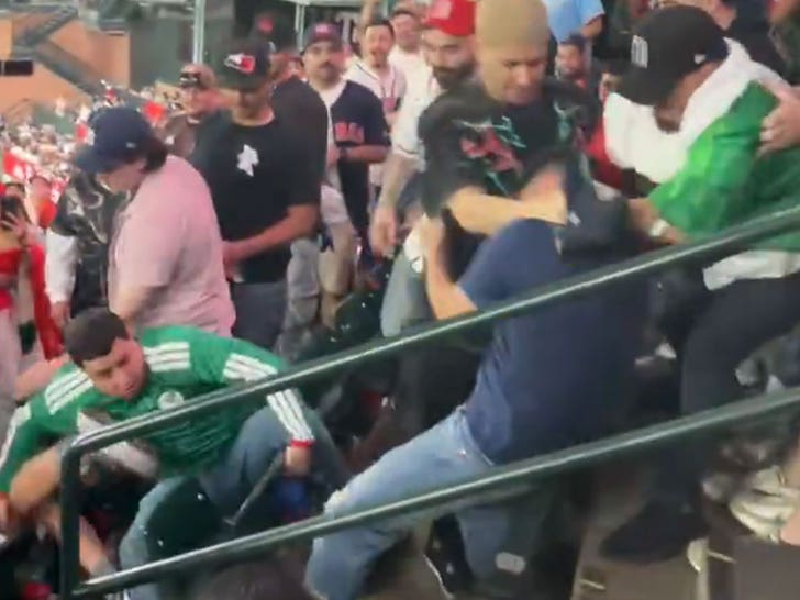 Brawl breaks out in stands during USA vs. Mexico World Baseball Classic ...