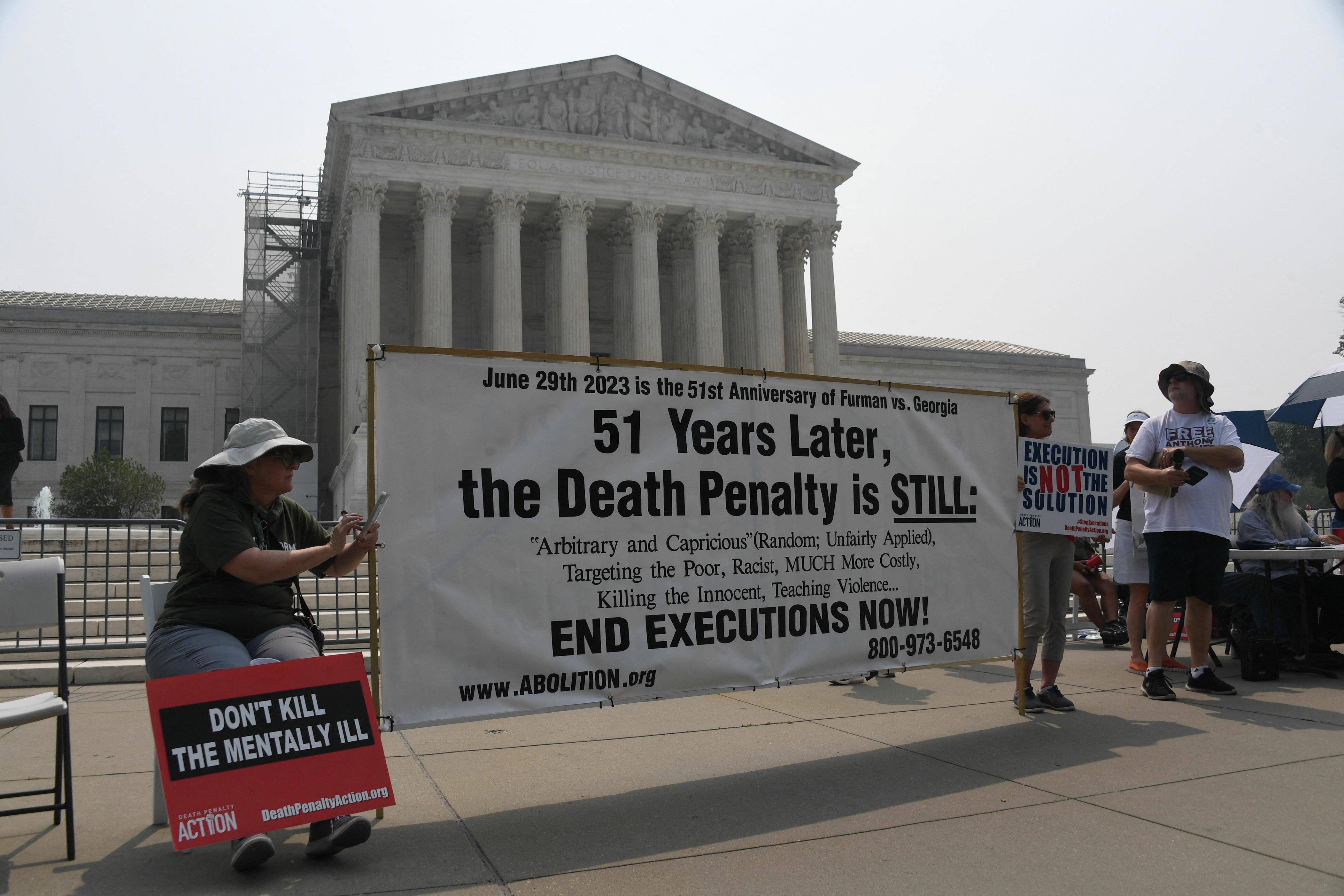 Alabama Gov. commutes death sentence of inmate set for execution this week