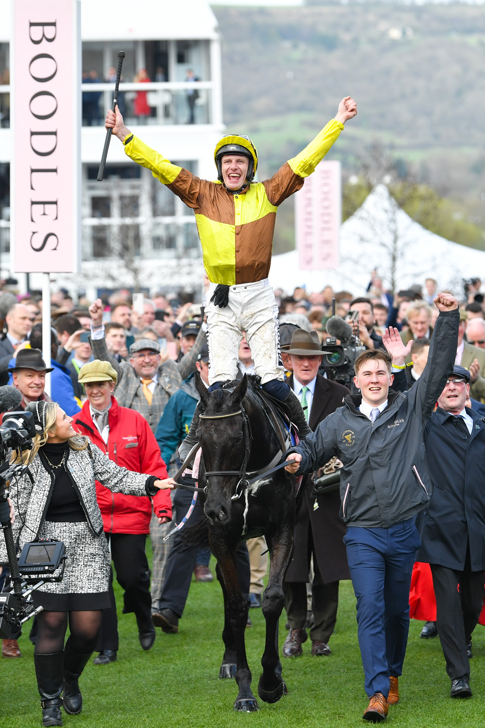 How to do the Grand National in style: The C&TH guide