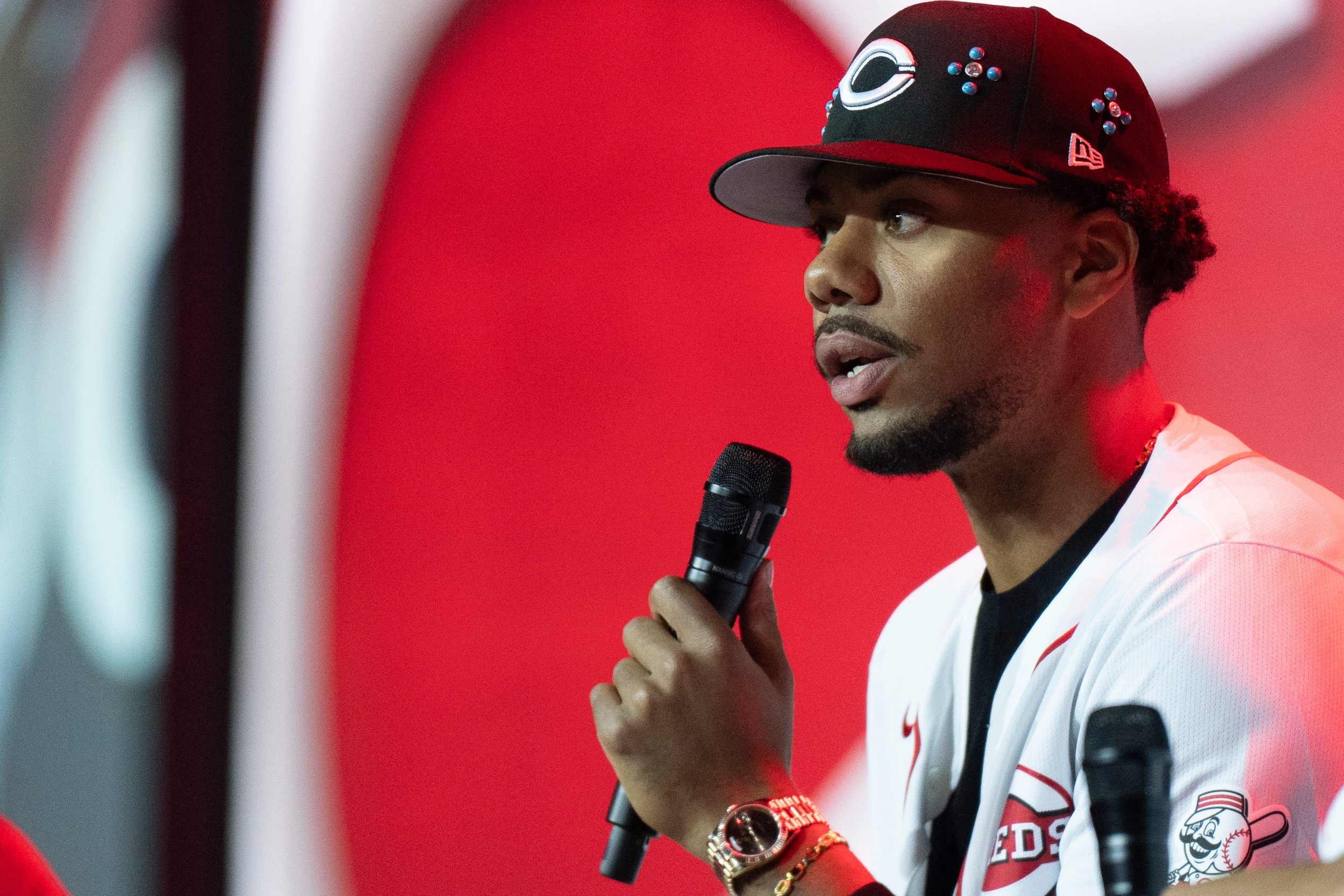 Hunter Greene to have bone chips removed from elbow, likely out until July