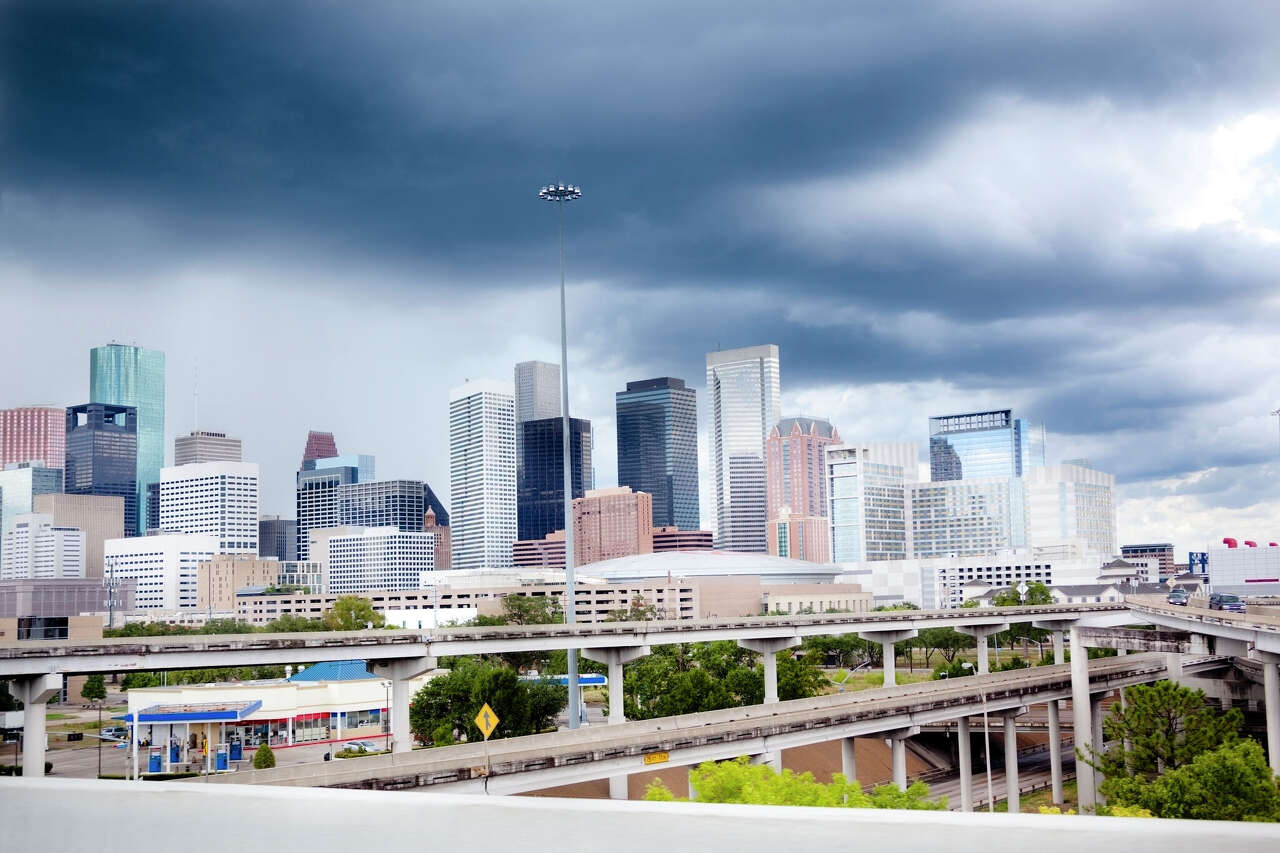 Houston faces cold front with potential severe weather. Here's when it ...