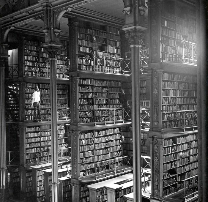 39 Remarkable Buildings That No Longer Exist