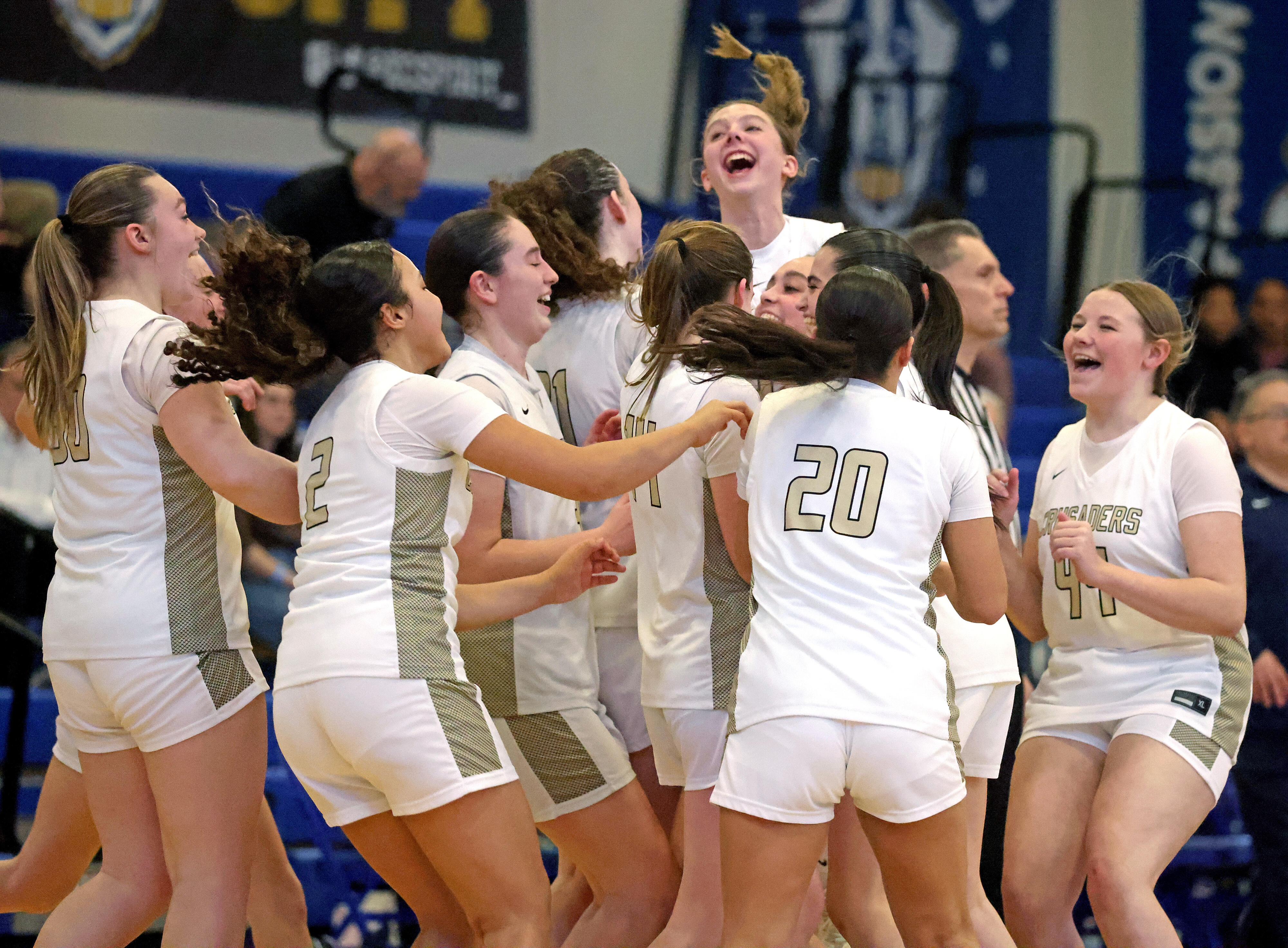 Dominant fourth quarter leads Bishop Fenwick over Medway in Div. 3 ...
