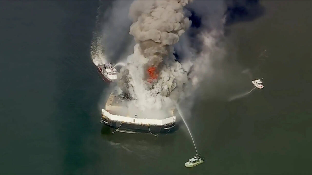 Fire erupts on scrap metal barge in Delaware Bay, Coast Guard responds