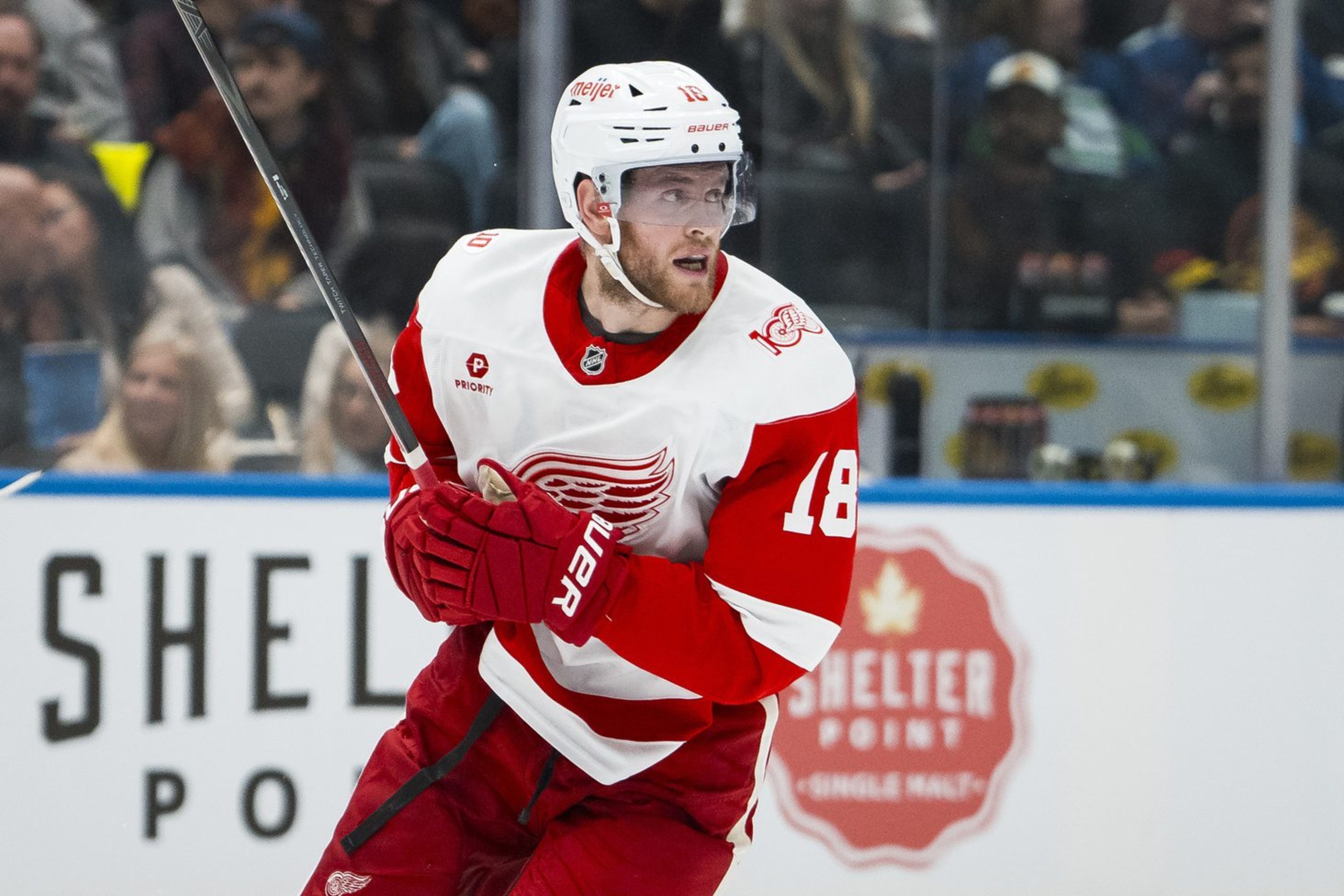 Red Wings’ Andrew Copp exits game with lower-body injury