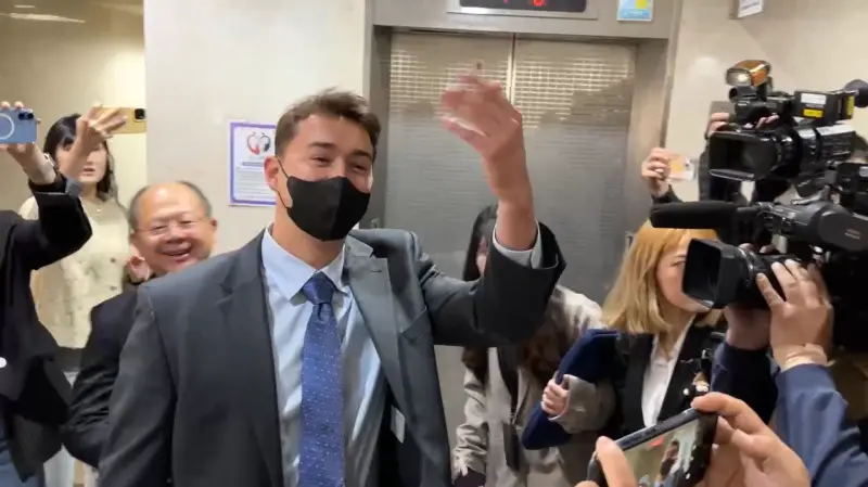 澳洲男Alex來台出庭!為老鼠藥毒殺案作證