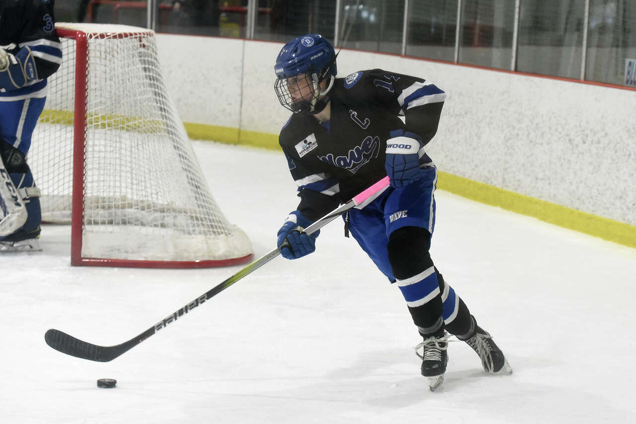 Darien hockey's Lila Fiorita has NY Ranger in 'family' and ticket to ...
