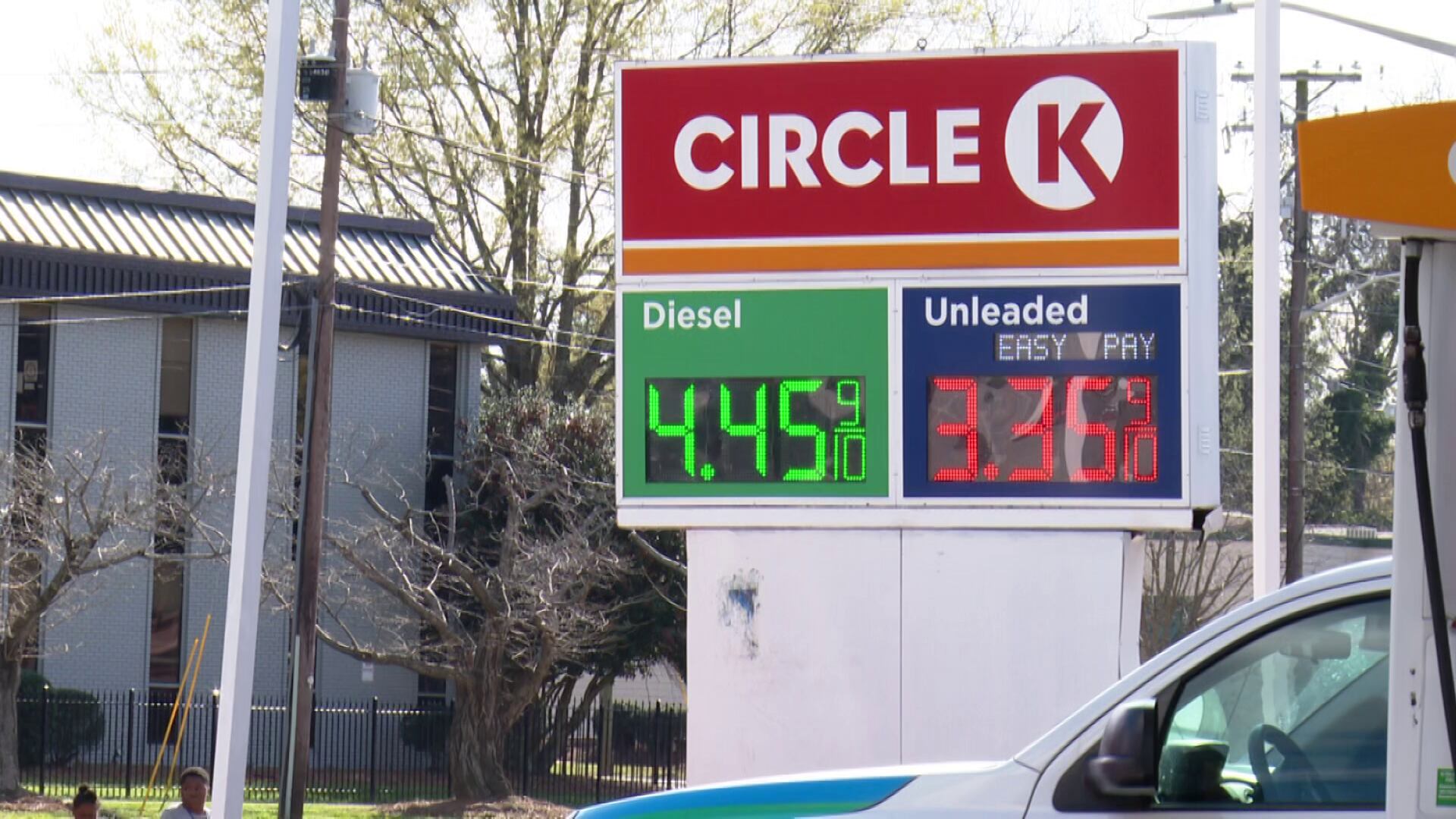 Gas prices rise amid Middle East conflict, hitting Midlands drivers ...