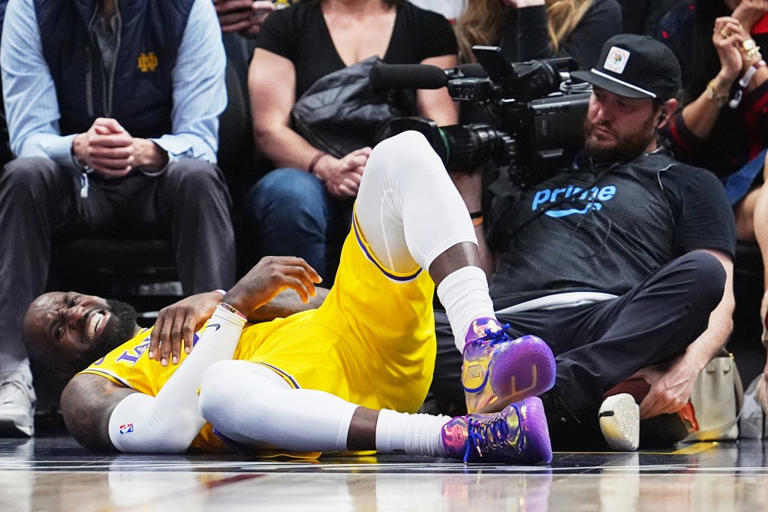 Lakers’ LeBron James misses third straight game with multiple nagging ...